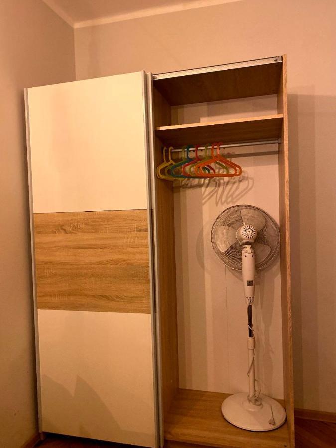 Lares And Penates Apartment Krakow Luaran gambar