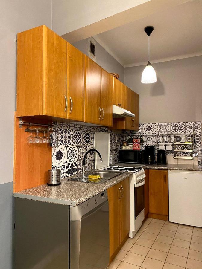 Lares And Penates Apartment Krakow Luaran gambar