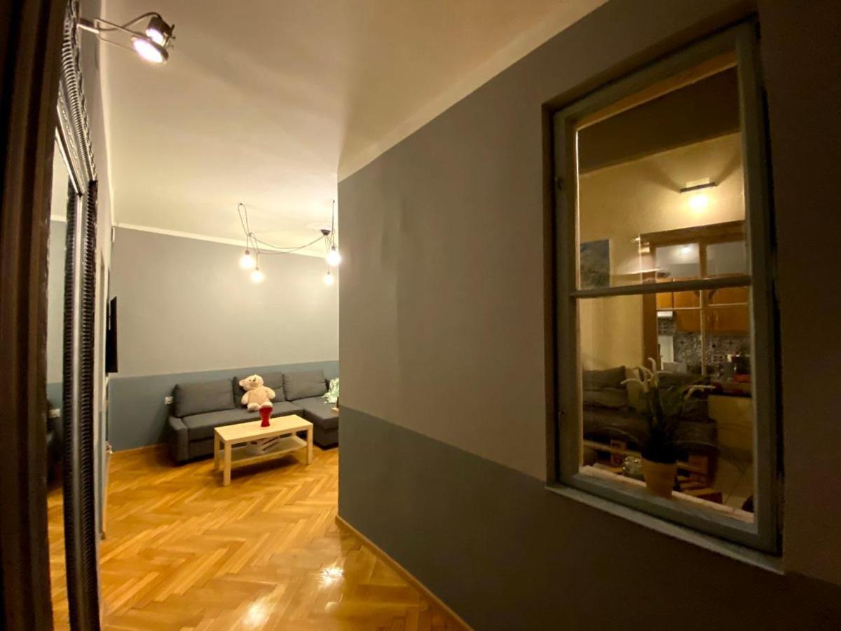 Lares And Penates Apartment Krakow Luaran gambar