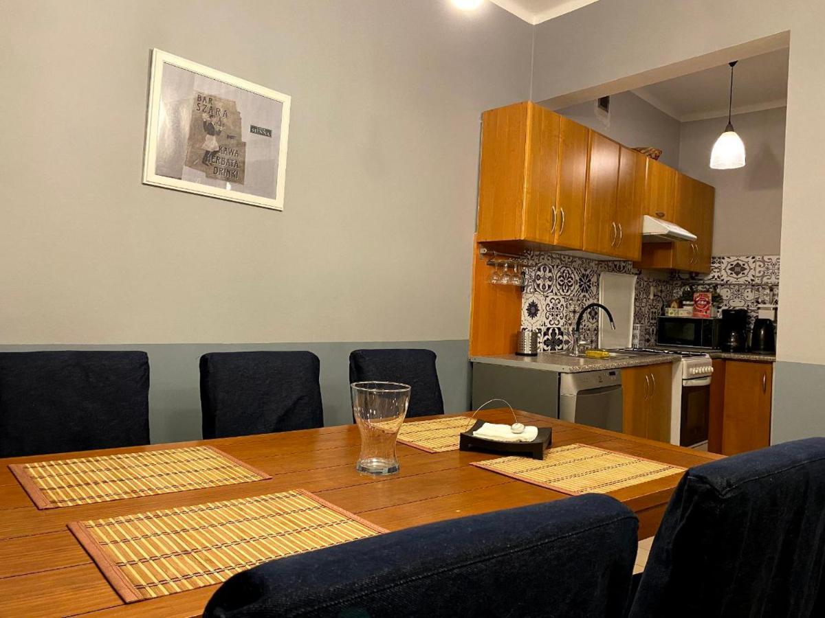 Lares And Penates Apartment Krakow Luaran gambar