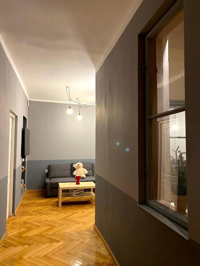 Lares And Penates Apartment Krakow Luaran gambar
