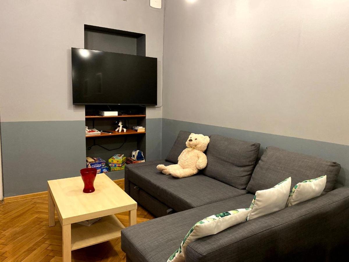 Lares And Penates Apartment Krakow Luaran gambar