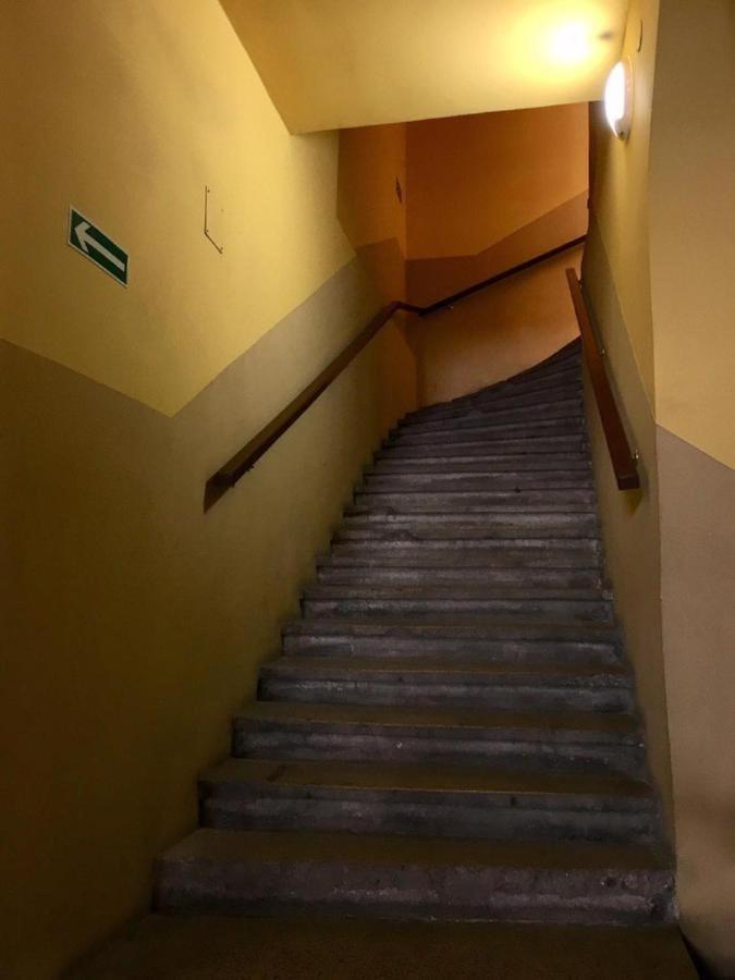 Lares And Penates Apartment Krakow Luaran gambar
