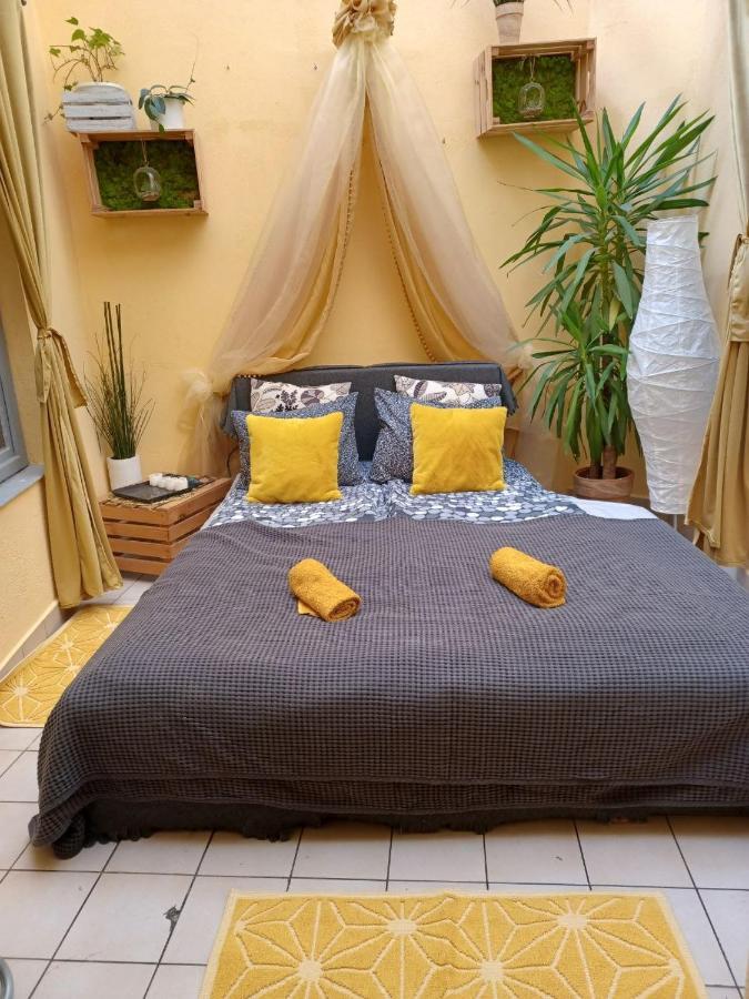 Lares And Penates Apartment Krakow Luaran gambar