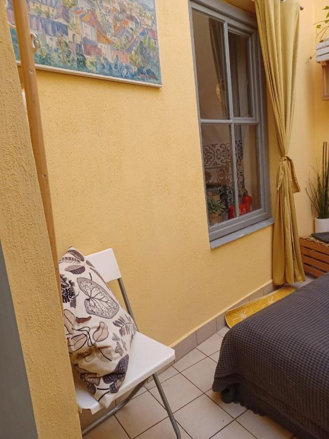 Lares And Penates Apartment Krakow Luaran gambar