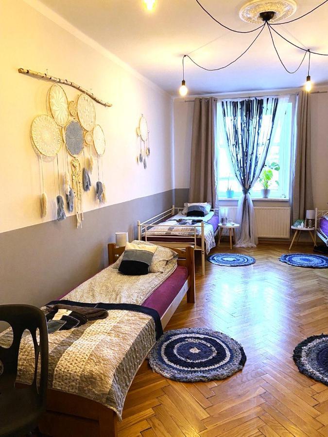 Lares And Penates Apartment Krakow Luaran gambar