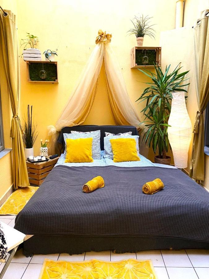 Lares And Penates Apartment Krakow Luaran gambar