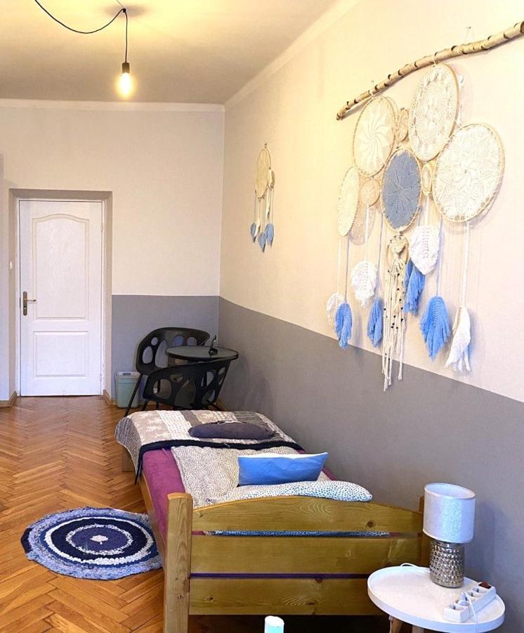 Lares And Penates Apartment Krakow Luaran gambar